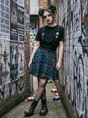 Monster High Frankie Stein Her Universe Size M Black Caged Stud Suspender Skirt
